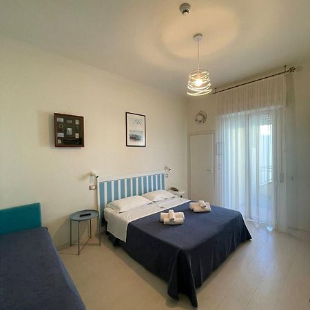 Hotel Dei Platani Rimini Buitenkant foto