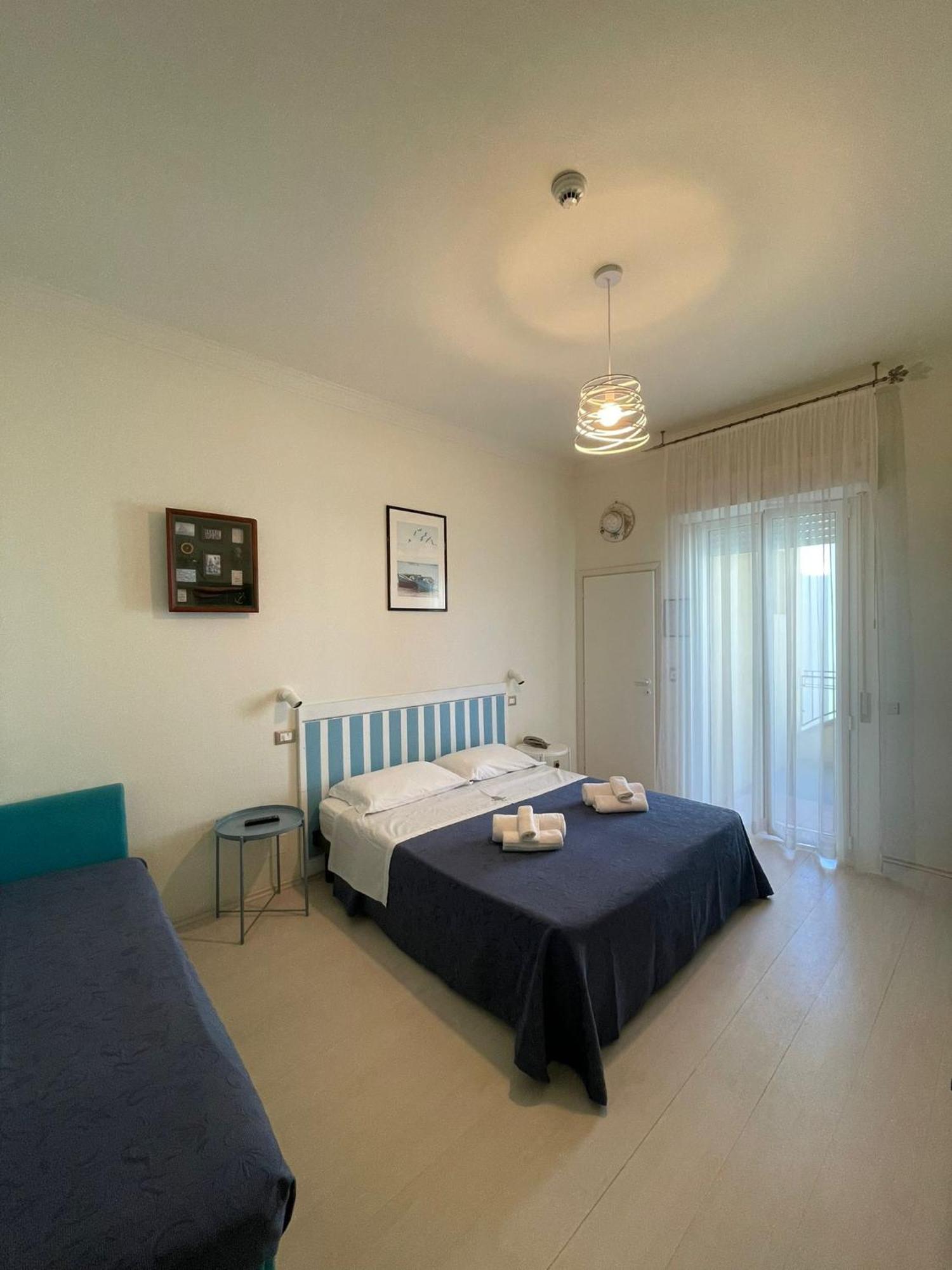 Hotel Dei Platani Rimini Buitenkant foto