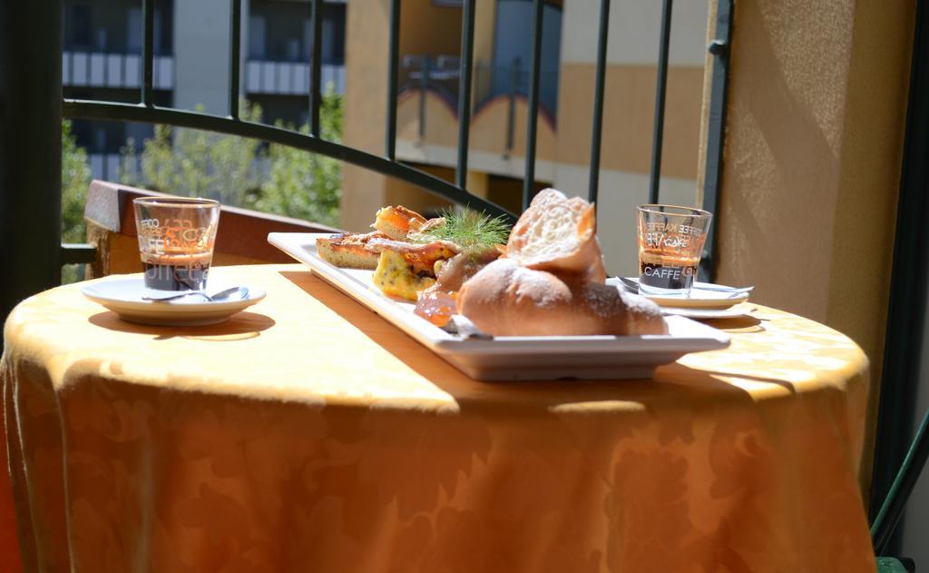Hotel Dei Platani Rimini Buitenkant foto